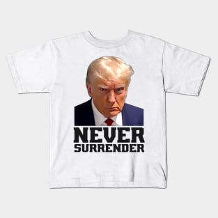 Never Surrender Free Trump Mugshot 2024 Kids T-Shirt